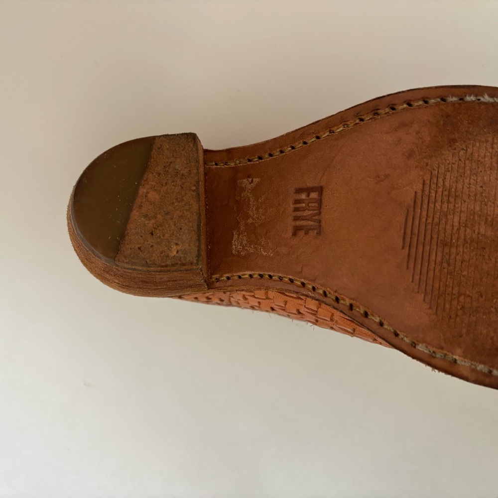 Women’s Frye Weaved Leather Mules Size 7B - Picture 5 of 13